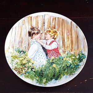 Wedgwood Be My Friend of My Memories Series by Mary Vickers First Issue